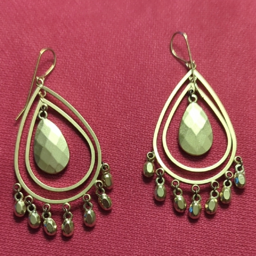 Elegant Gold Teardrop Earrings